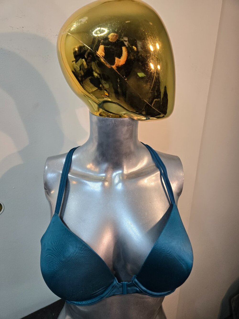 Victoria's Secret Very Sexy Push-Up Bra in beautiful teal ocean color.38B